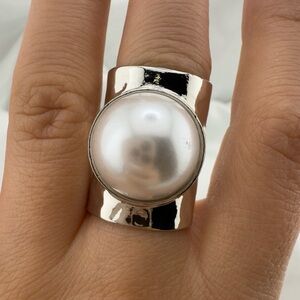 Zara Elegant Silver Pearl Ring